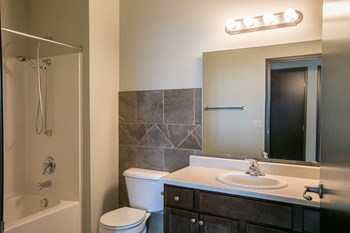 2601 East Eighth Street 1-3 Beds Apartment, Affordable for Rent - Photo Gallery 9