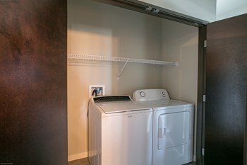 2601 East Eighth Street 1-3 Beds Apartment, Affordable for Rent - Photo Gallery 10
