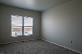 2601 East Eighth Street 1-3 Beds Apartment, Affordable for Rent - Photo Gallery 11