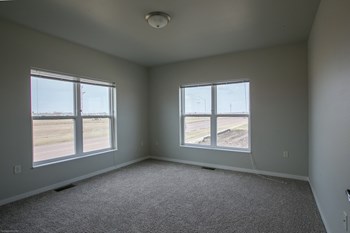 2601 East Eighth Street 1-3 Beds Apartment, Affordable for Rent - Photo Gallery 13