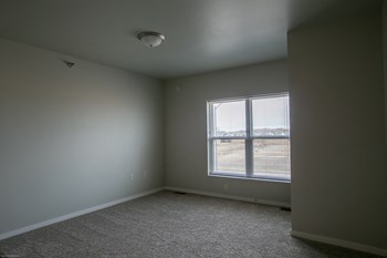 2601 East Eighth Street 1-3 Beds Apartment, Affordable for Rent - Photo Gallery 6