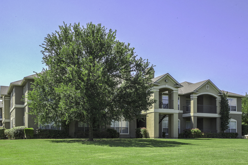 Landscaped Grounds at Legends at Chase Oaks