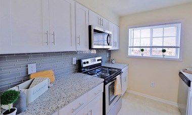 2722 Arlington Drive 1-3 Beds Apartment for Rent Photo Gallery 1