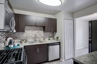 4023 Majestic Lane 3 Beds Apartment for Rent