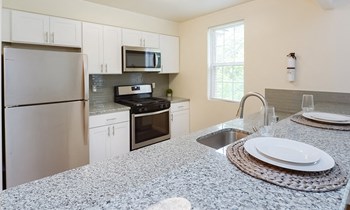 105 H1 Charles Drive 1-2 Beds Townhouse for Rent - Photo Gallery 4