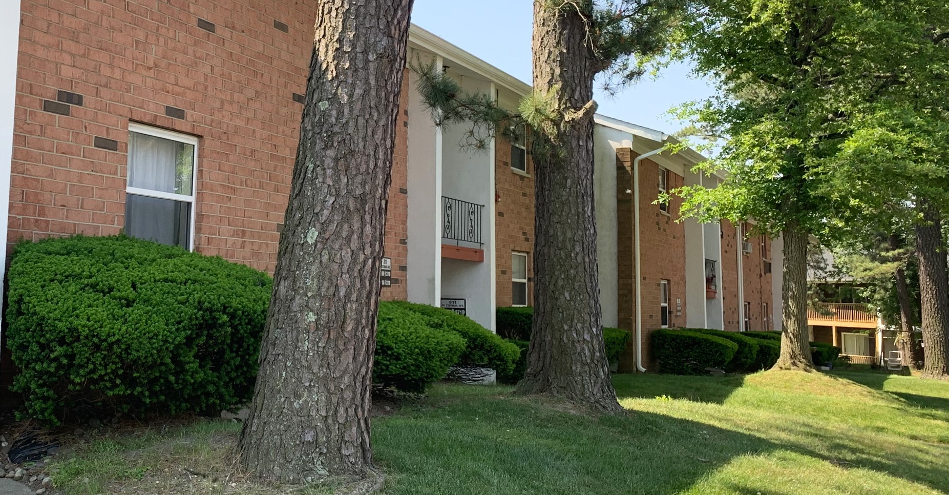 best garden style one bedroom and two bedroom rental apartments at brighton arms apartments in neptune city, nj near jersey shore medical student short term fully furnished housing available