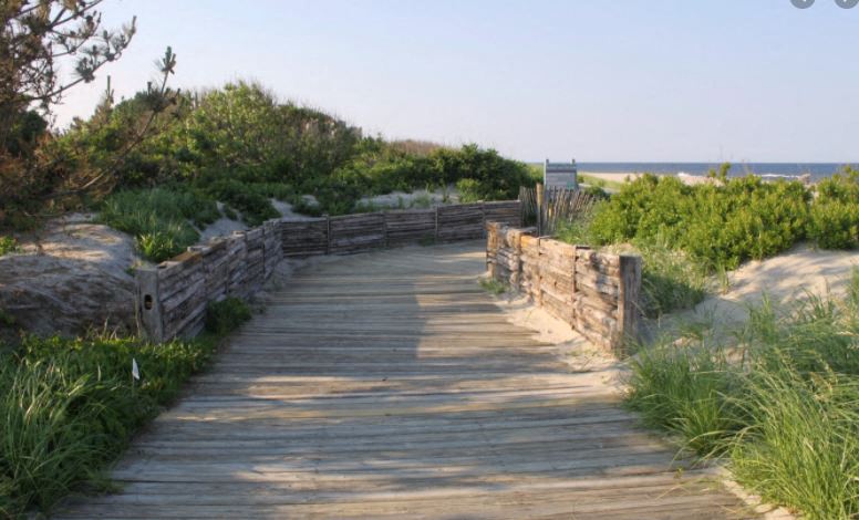 best garden style one bedroom and two bedroom rental apartments for rent at edgewater east/west apartments in long branch, nj near the jersey shore beach on the water