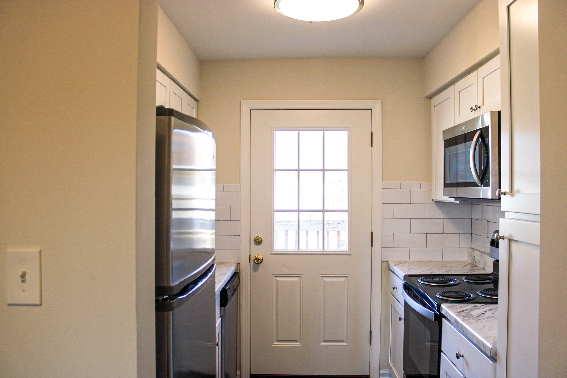 best garden style one bedroom and two bedroom rental apartments for rent at edgewater east/west apartments in long branch, nj near the jersey shore beach on the water