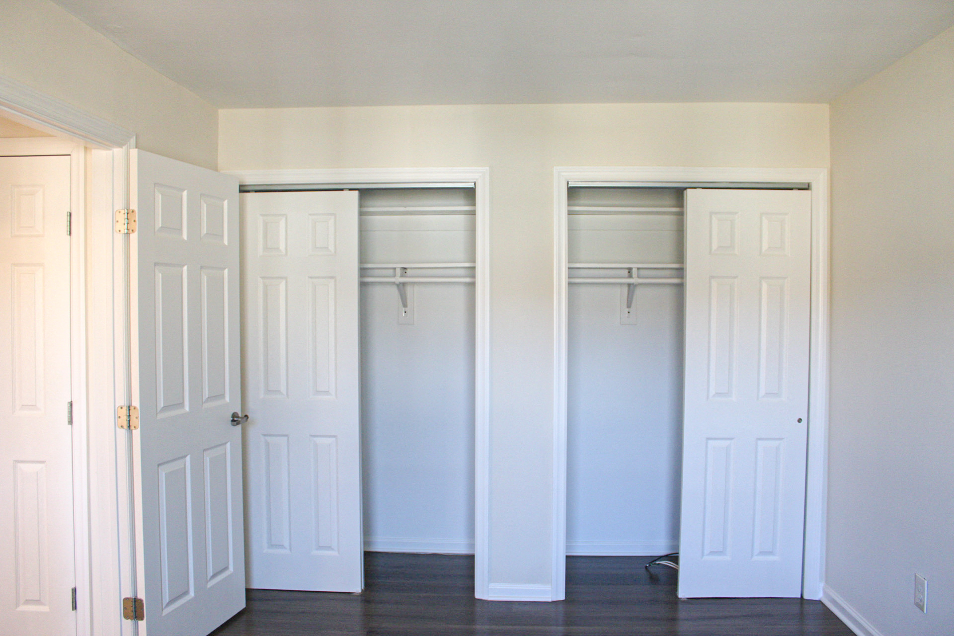 best garden style one bedroom and two bedroom rental apartments for rent at edgewater east/west apartments in long branch, nj near the jersey shore beach on the water