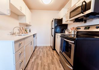 Tacoma Apartments - Northpoint Apartments - Kitchen
