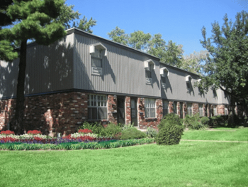 chez paree apartments 240 chez vant court hazelwood mo rentcafe