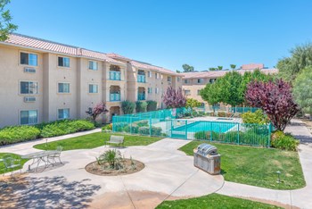 43862 15th St. 1-2 Beds Apartment for Rent - Photo Gallery 4
