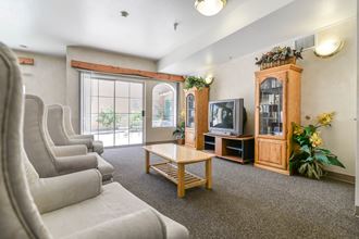 43862 15Th St. 1-2 Beds Apartment for Rent